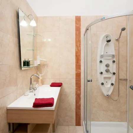 Ibiscus And Lily Apartamento Rhodes City