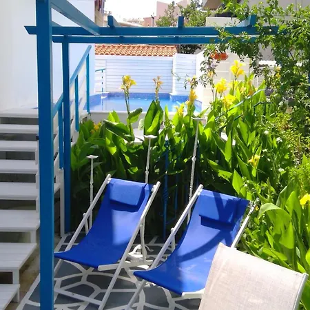 Ibiscus And Lily Apartamento *