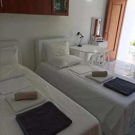 Ibiscus And Lily Διαμέρισμα Rhodes City