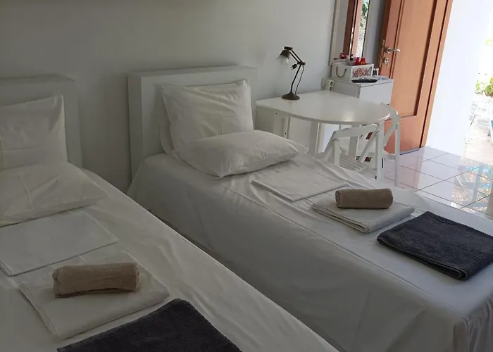 Ibiscus And Lily Διαμέρισμα Rhodes City