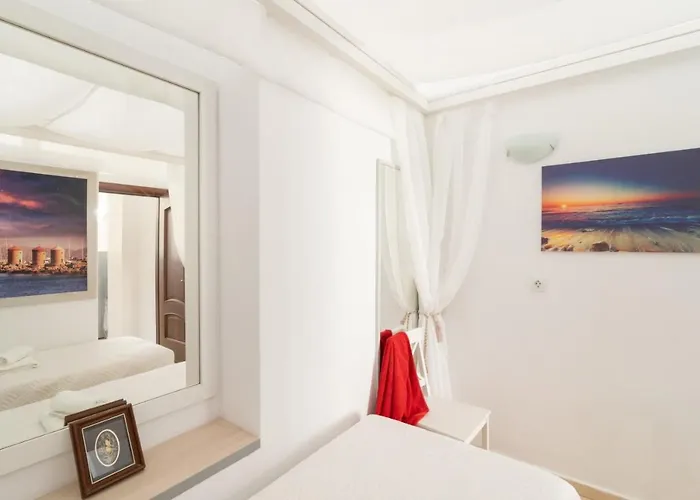 Apartman Ibiscus And Lily Rhodes City