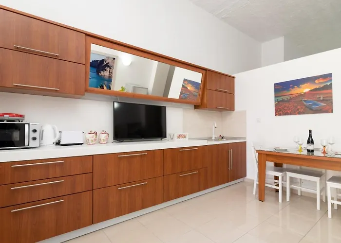 Ibiscus And Lily Apartman Rhodes City